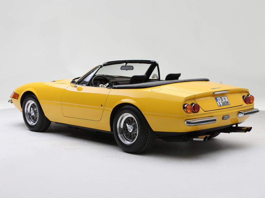  Ferrari 365 GTS/4 Daytona 1971 года  (фото 20 из 32)